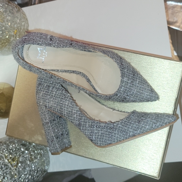 Marc Fisher Pumps - Picture 2 of 6